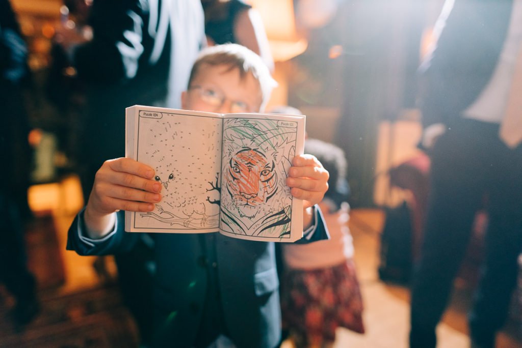 How to keep kids entertained at weddings